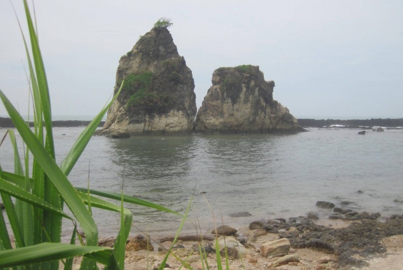 Batu Layar - Pangandaran Snorkeling Package - YOEXPLORE.co.id