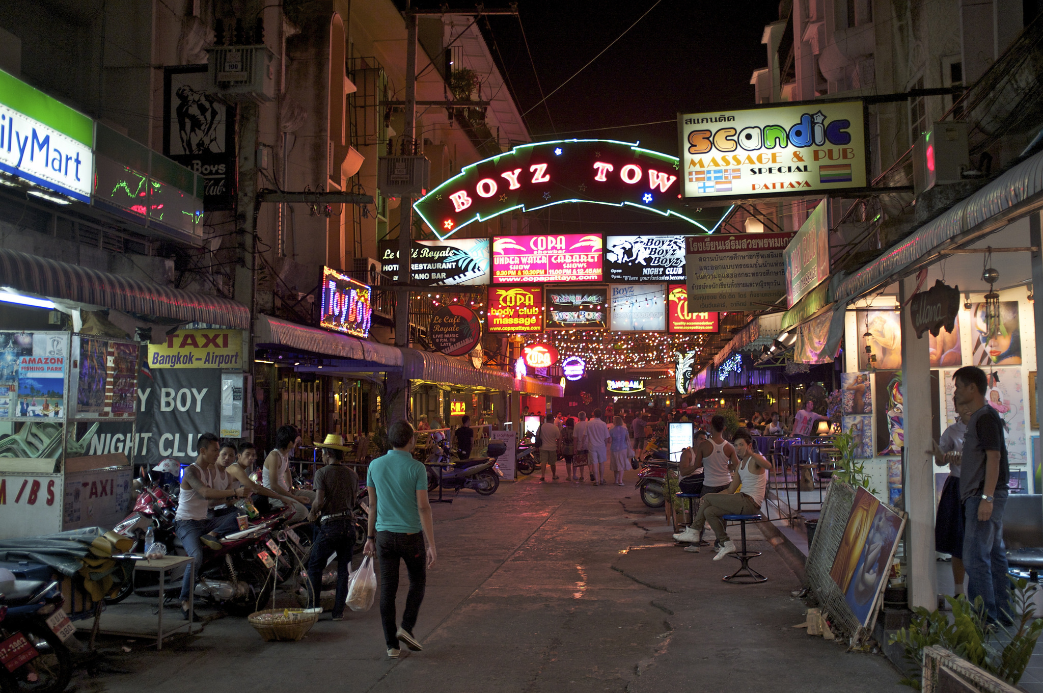 Pattaya-at-Night-2