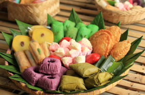 Explore Indonesia - Aneka Kue Tradisional Nusantara: Warisan Kuliner Indonesia yang Tak Lekang oleh Waktu